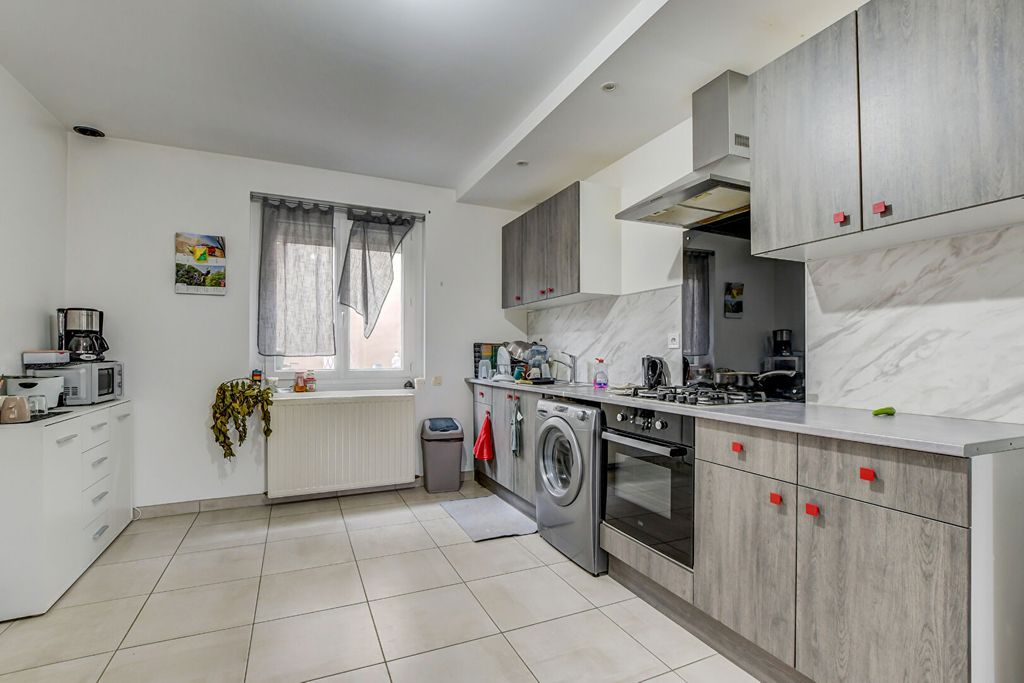 Achat maison à vendre 3 chambres 79 m² - Saint-Sulpice-la-Pointe