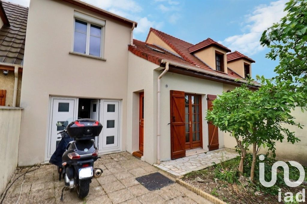 Achat maison à vendre 3 chambres 81 m² - Roissy-en-Brie