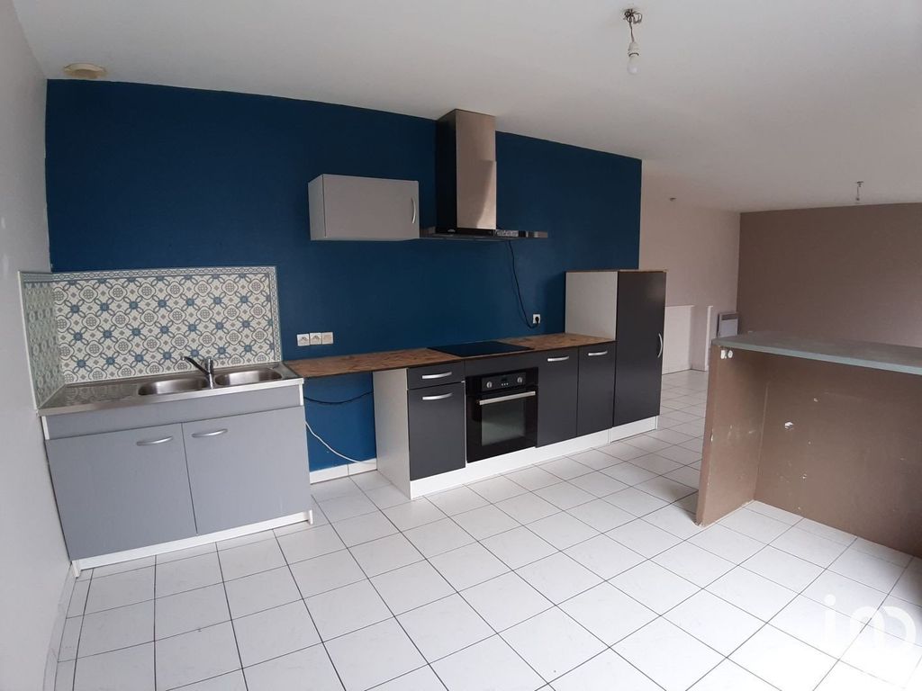 Achat maison à vendre 3 chambres 110 m² - Doué-en-Anjou