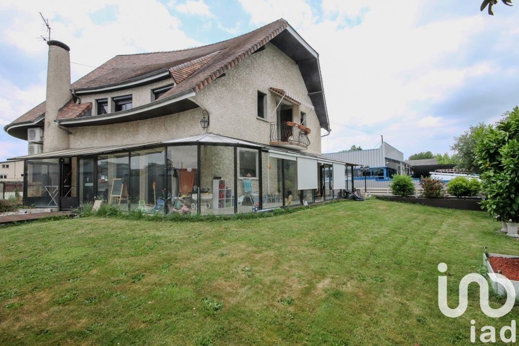 Achat maison à vendre 4 chambres 225 m² - Serres-Castet