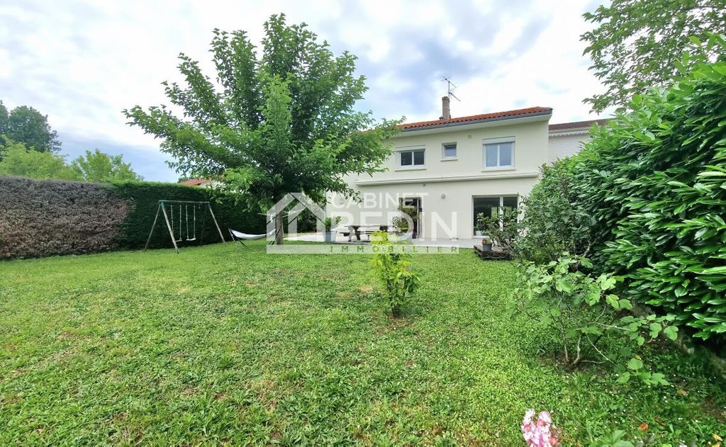 Achat maison à vendre 5 chambres 158 m² - Pessac