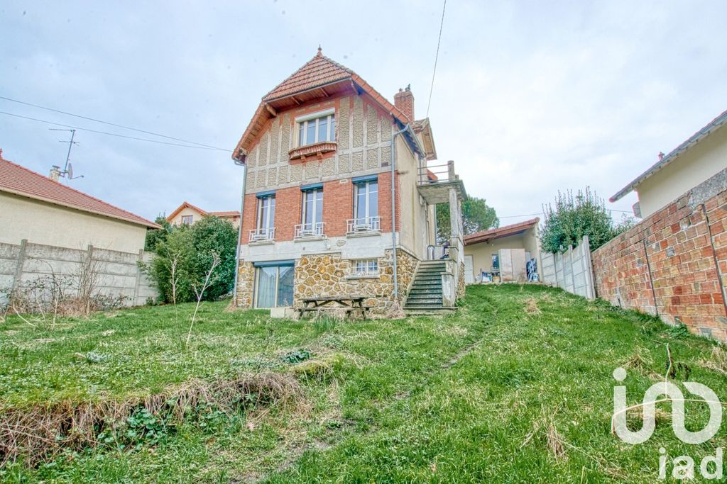 Achat maison à vendre 3 chambres 89 m² - Sainte-Geneviève-des-Bois