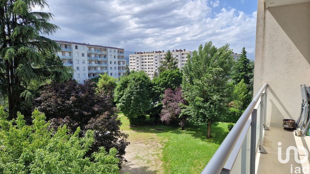 Achat appartement à vendre 4 pièces 71 m² - Saint-Martin-d'Hères