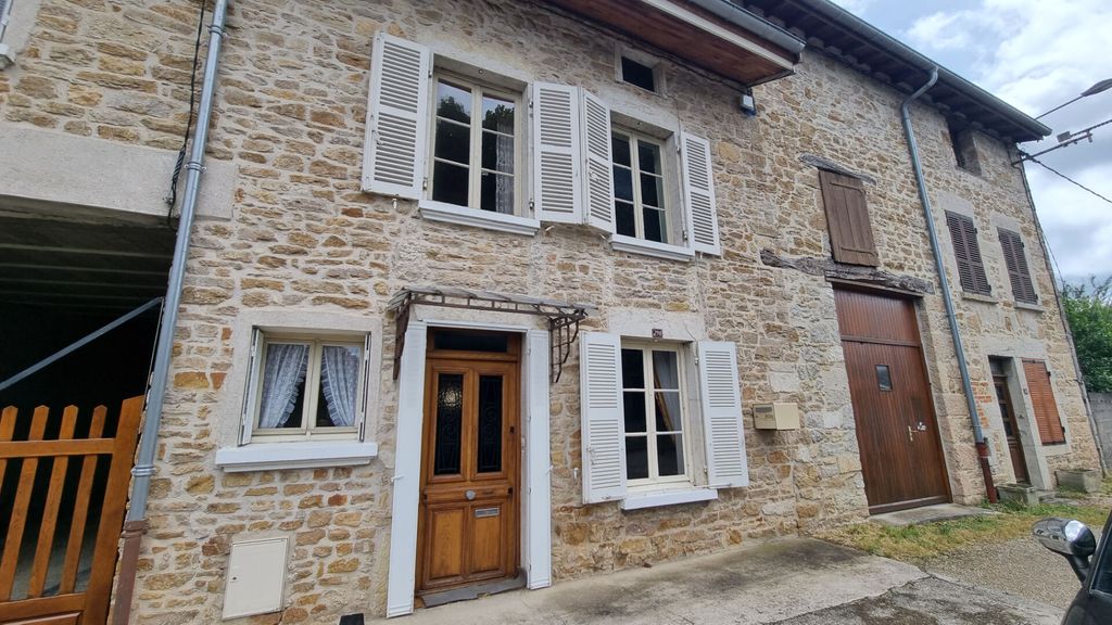 Achat maison à vendre 3 chambres 120 m² - Saint-Jean-le-Vieux