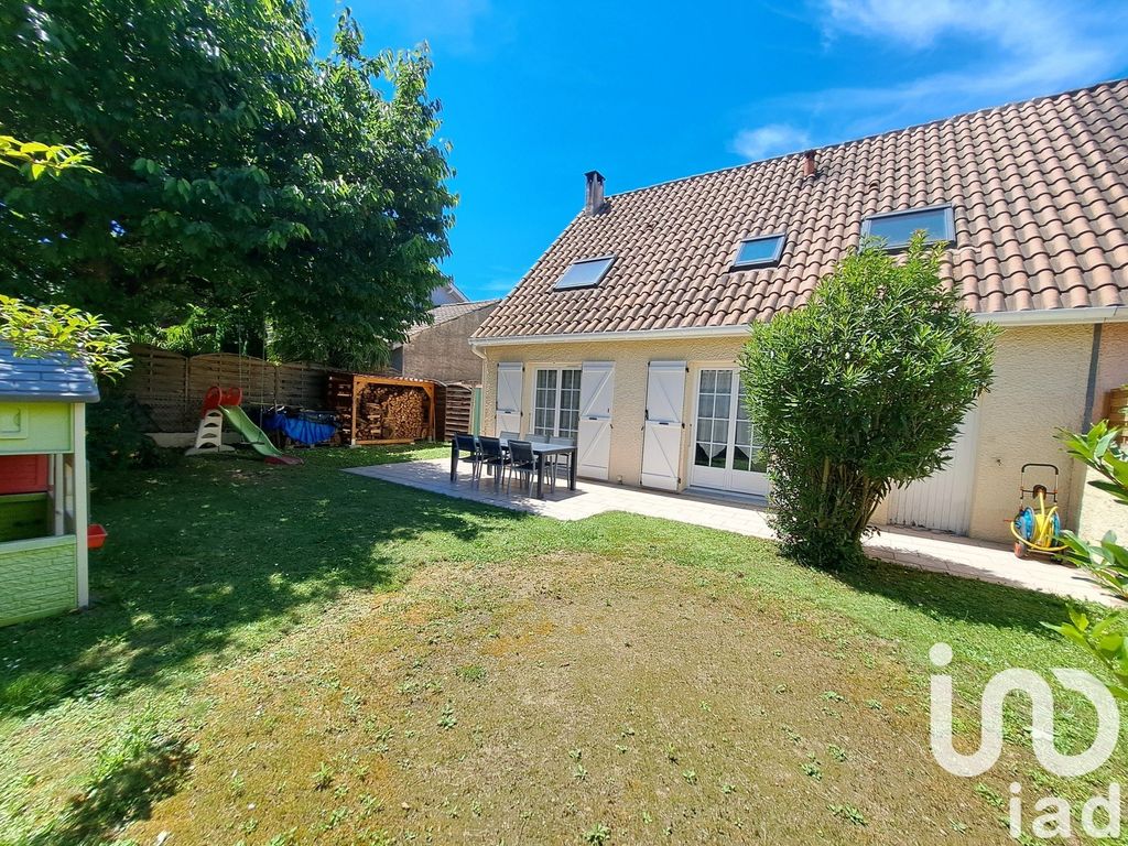 Achat maison à vendre 4 chambres 111 m² - Barbazan-Debat