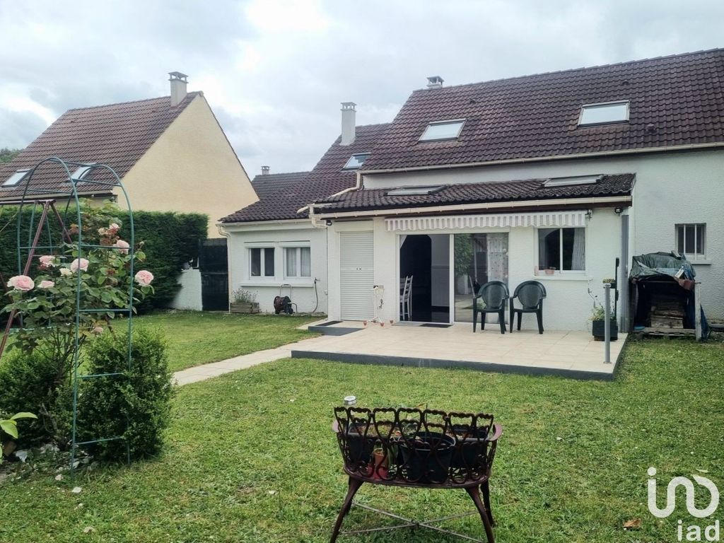 Achat maison à vendre 4 chambres 141 m² - Savigny-le-Temple