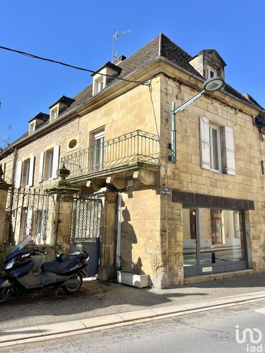 Achat maison à vendre 4 chambres 140 m² - Sarlat-la-Canéda