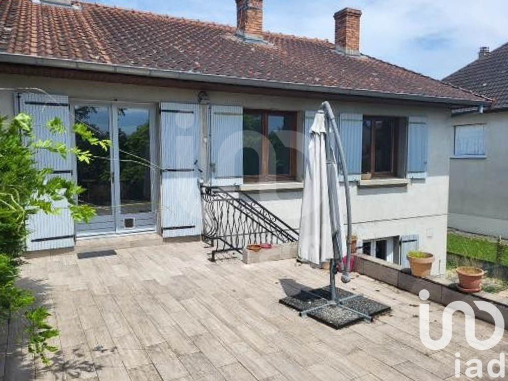 Achat maison à vendre 4 chambres 185 m² - Montluçon