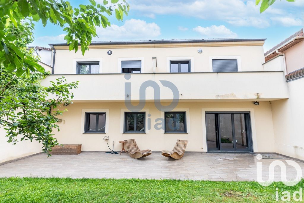 Achat maison à vendre 5 chambres 215 m² - Villejuif