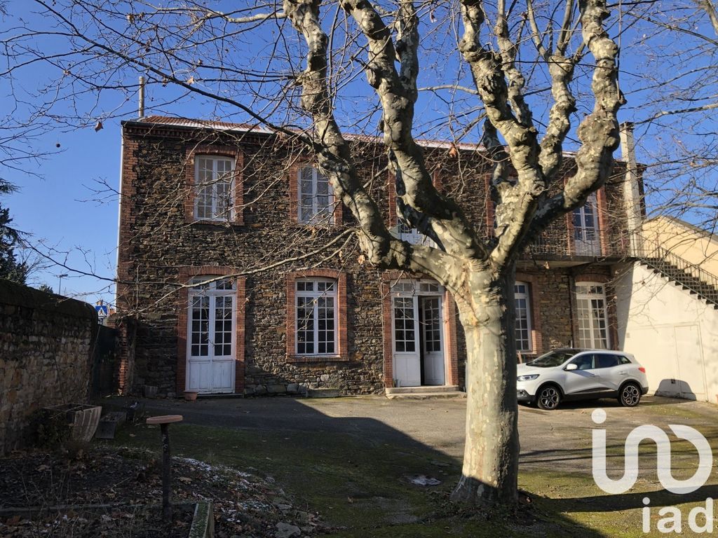 Achat maison à vendre 5 chambres 230 m² - Saint-Chamond