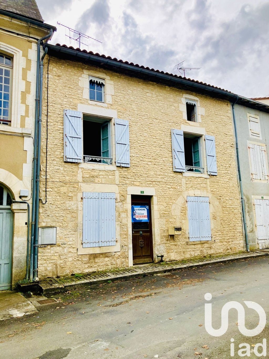 Achat maison à vendre 4 chambres 228 m² - Verteuil-sur-Charente