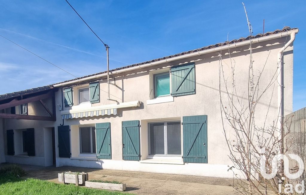 Achat maison à vendre 3 chambres 146 m² - Aigonnay