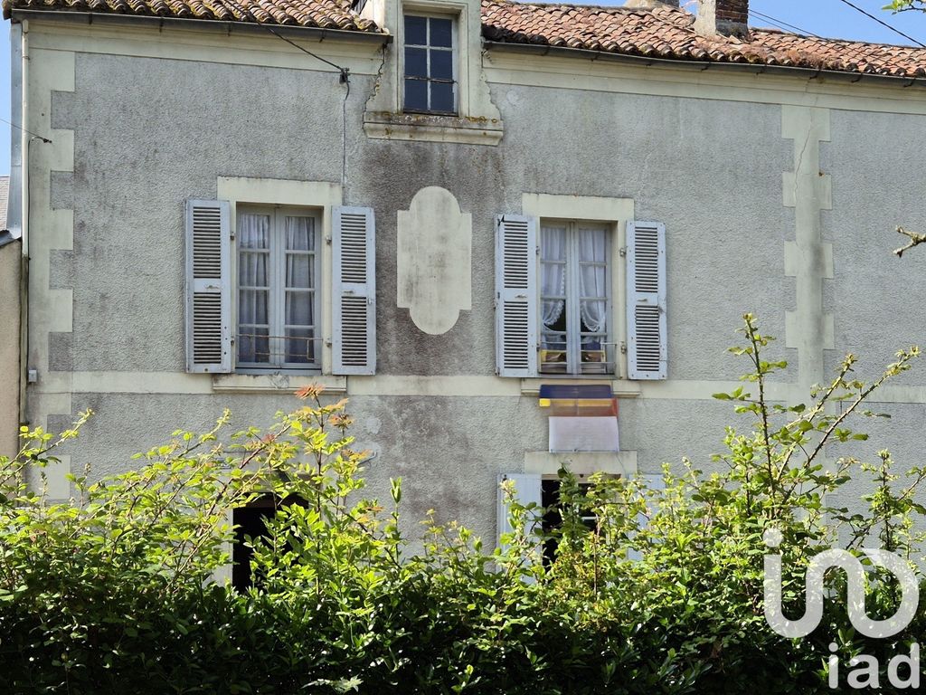 Achat maison à vendre 2 chambres 97 m² - La Tardière