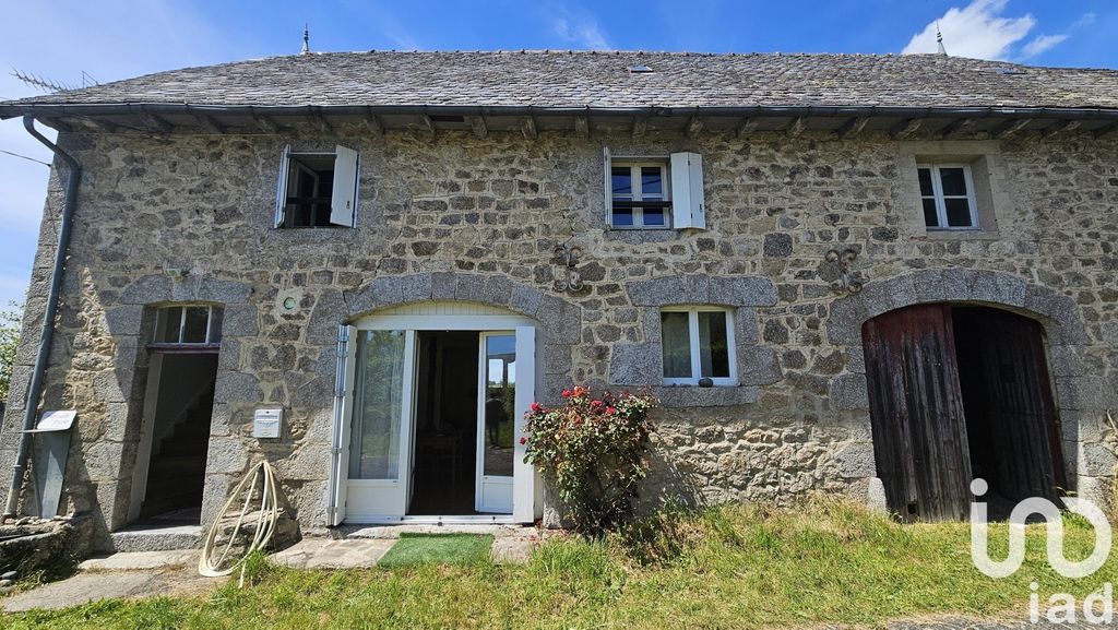 Achat maison à vendre 2 chambres 101 m² - Saint-Mamet-la-Salvetat