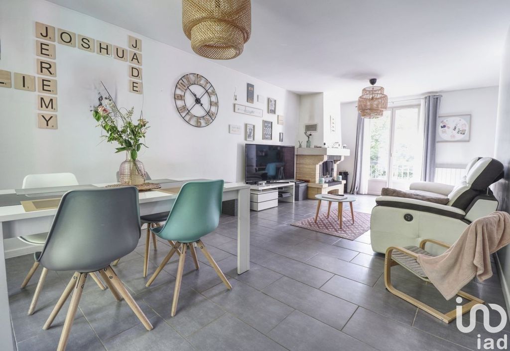 Achat maison à vendre 3 chambres 125 m² - Tigeaux