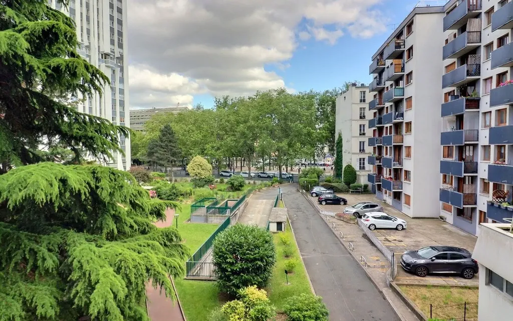 Achat appartement à vendre 4 pièces 118 m² - Paris 19ème arrondissement