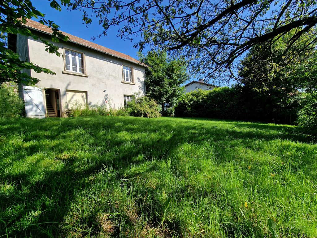 Achat maison à vendre 2 chambres 130 m² - Saint-Genès-Champanelle