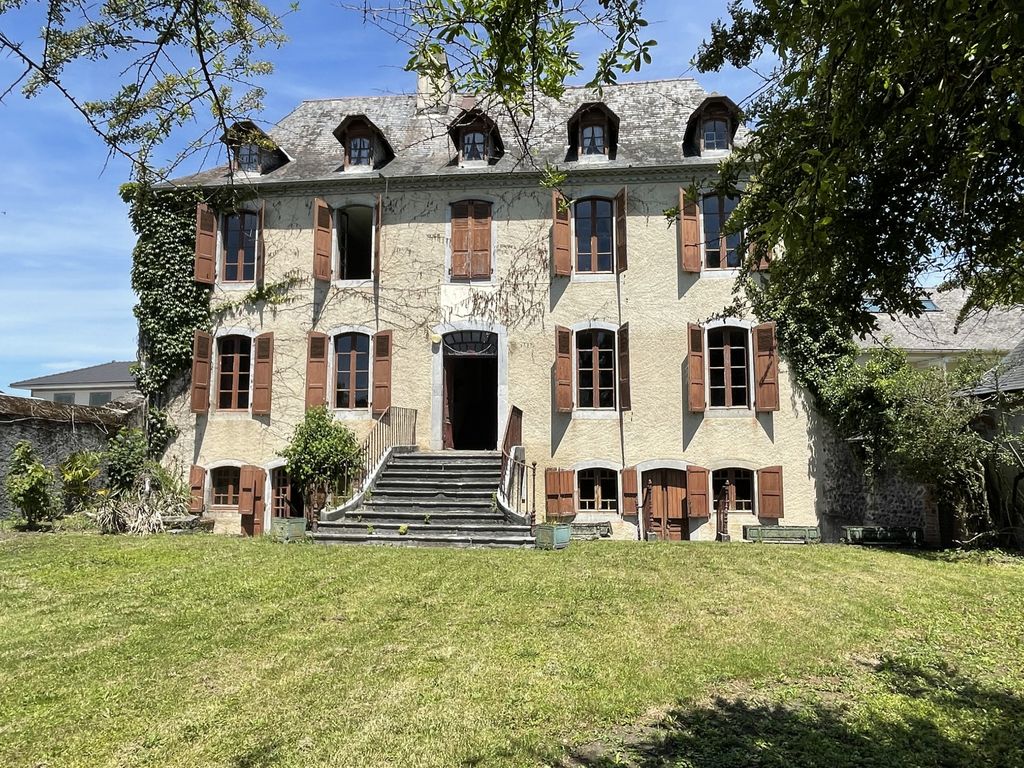 Achat maison à vendre 4 chambres 257 m² - Pontacq