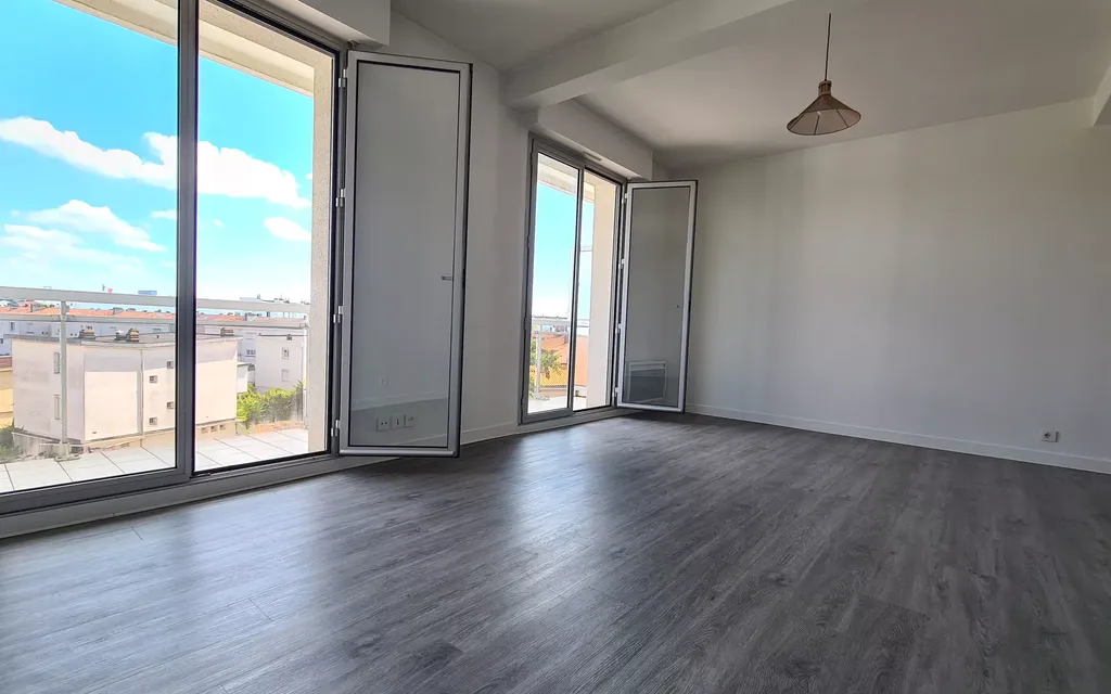 Achat appartement à vendre 3 pièces 72 m² - Royan