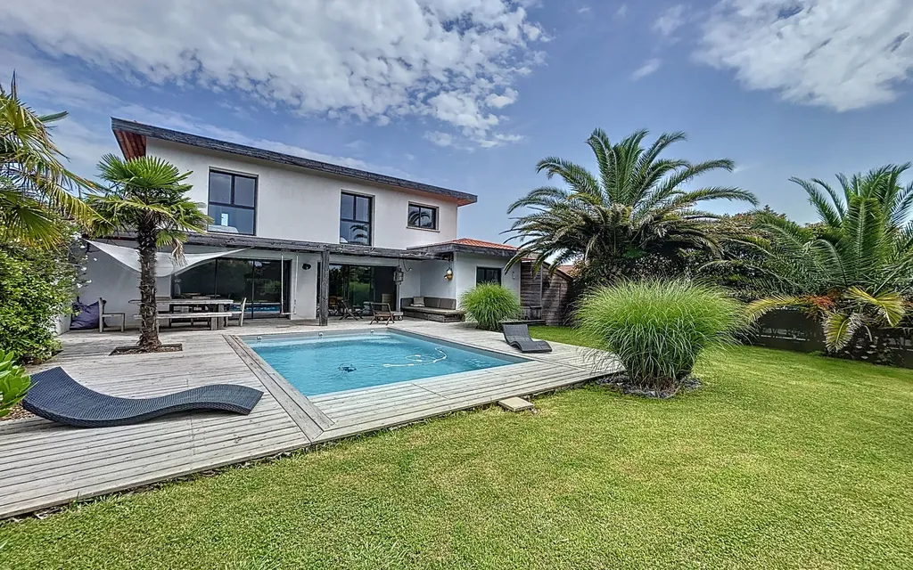 Achat maison à vendre 4 chambres 143 m² - Anglet