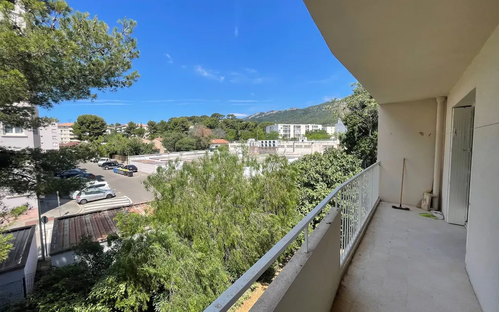 Achat appartement à vendre 4 pièces 72 m² - Toulon