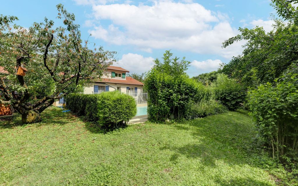 Achat maison à vendre 4 chambres 153 m² - Neuville-sur-Saône