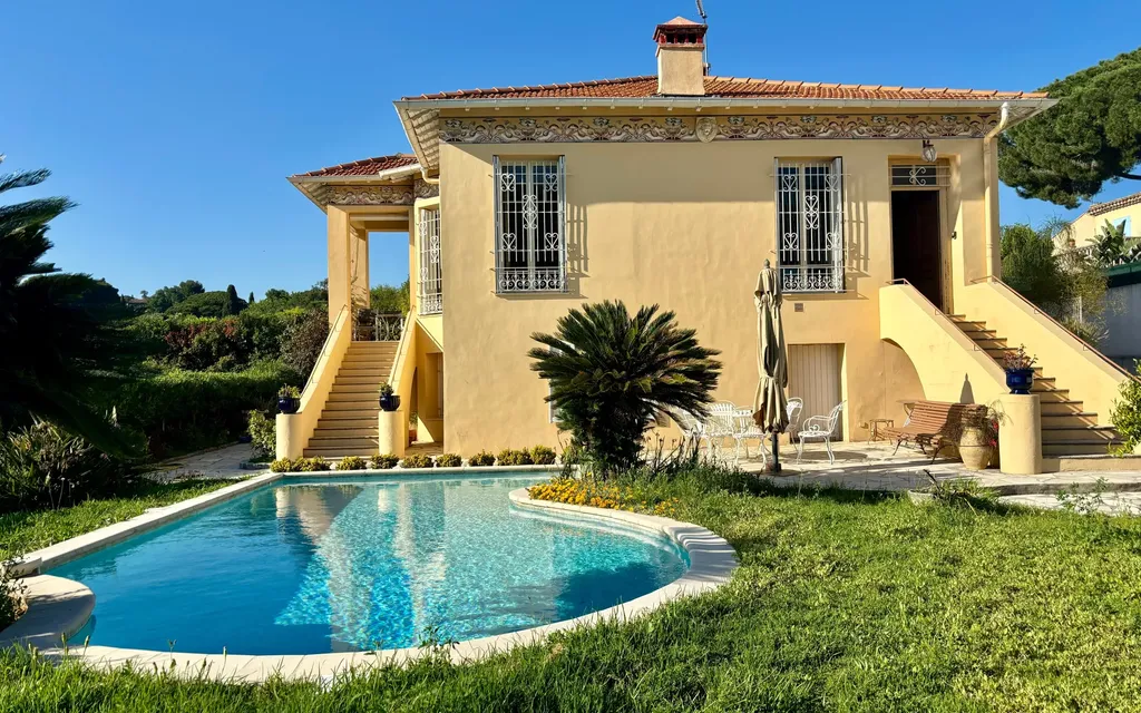 Achat maison à vendre 5 chambres 190 m² - Cagnes-sur-Mer