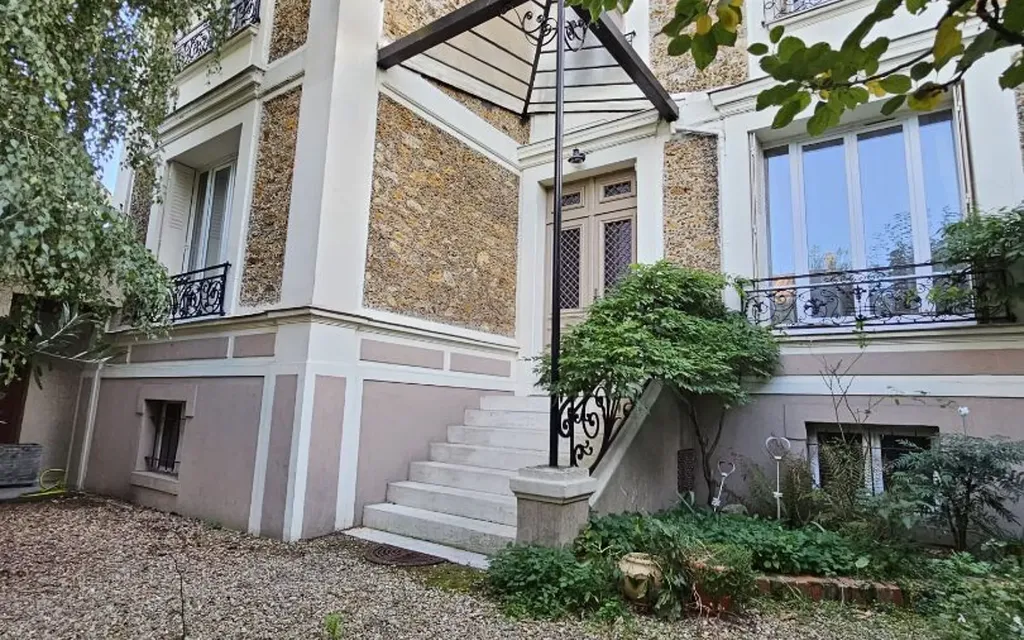 Achat maison à vendre 5 chambres 145 m² - Neuilly-Plaisance