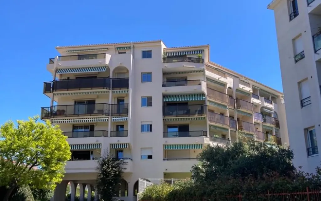 Achat studio à vendre 23 m² - Saint-Raphaël