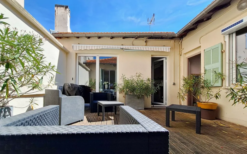 Achat appartement à vendre 3 pièces 60 m² - Cannes