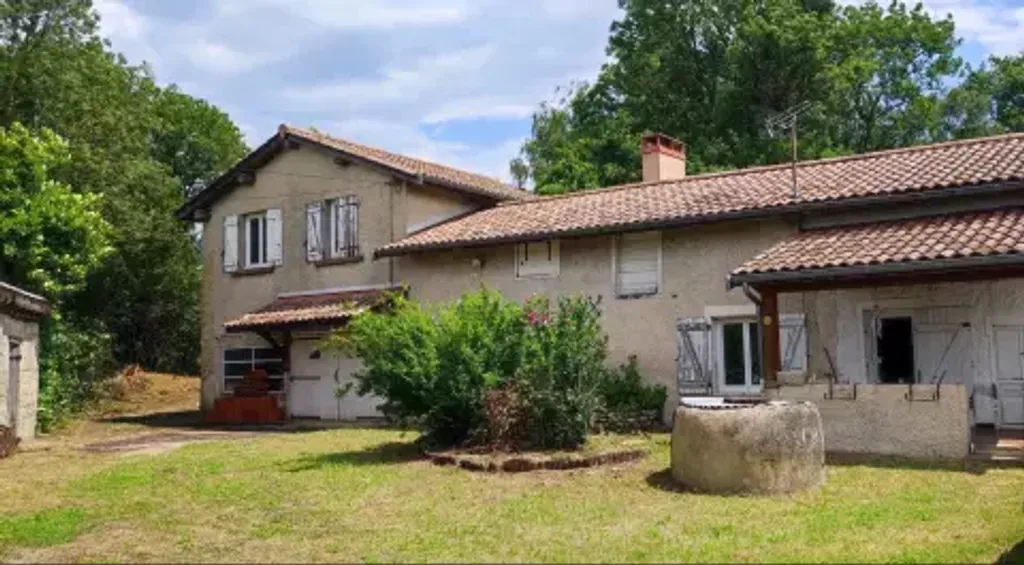 Achat maison à vendre 4 chambres 137 m² - Saint-Jean-de-Thurigneux