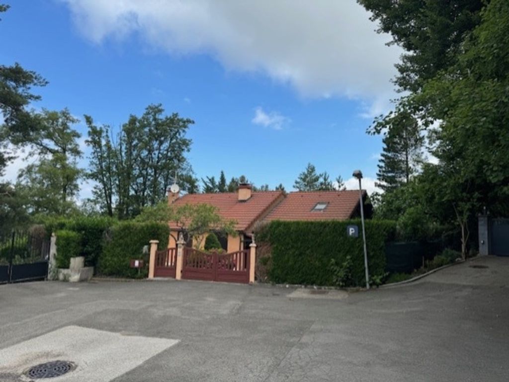 Achat maison à vendre 4 chambres 160 m² - Collonges-sous-Salève