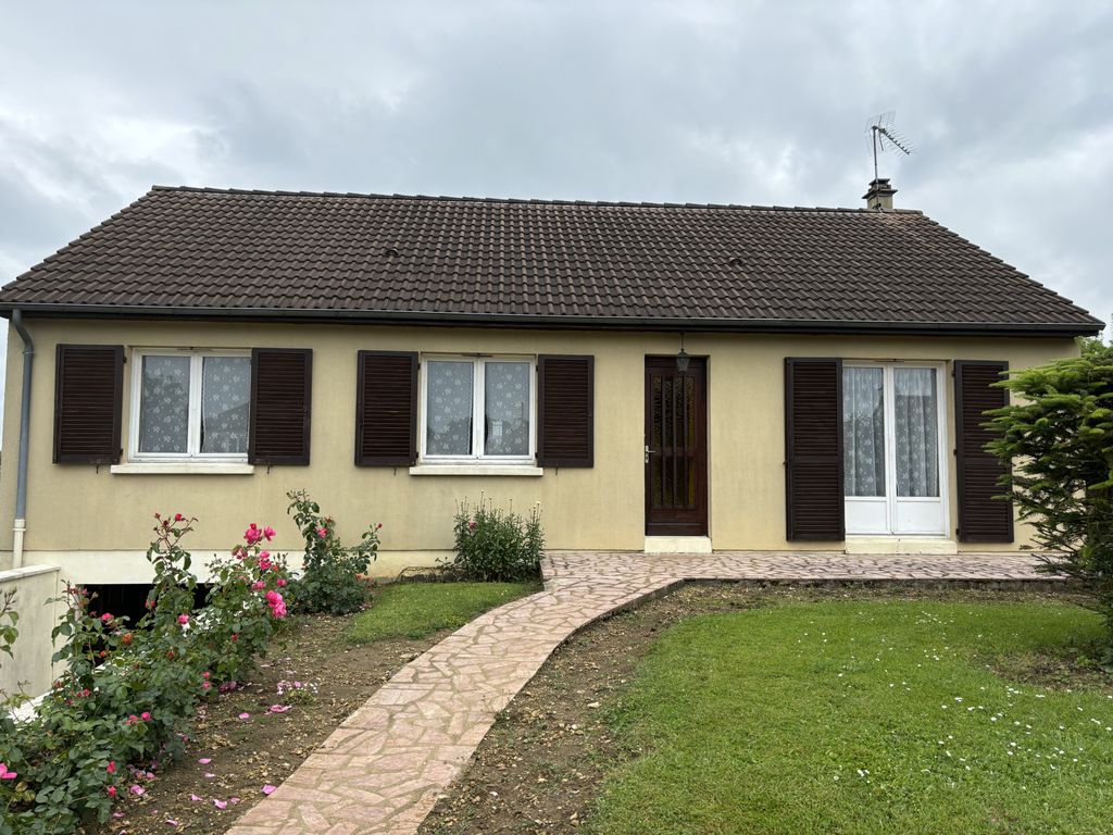 Achat maison à vendre 3 chambres 88 m² - Saint-Cosme-en-Vairais