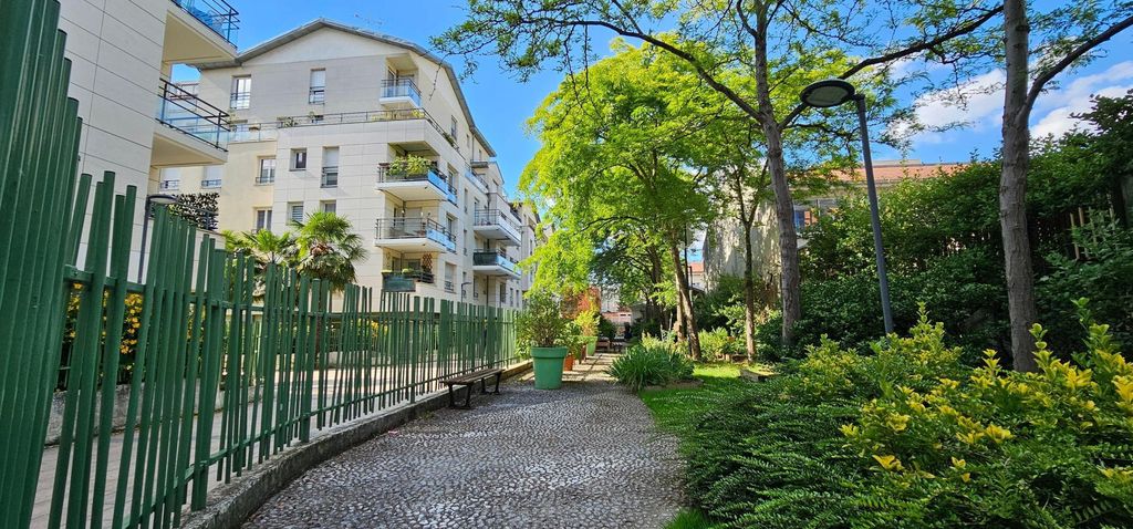 Achat appartement à vendre 4 pièces 88 m² - Les Lilas