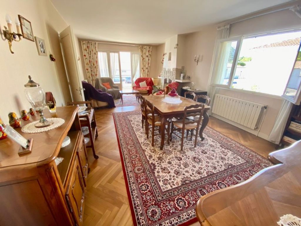 Achat maison à vendre 4 chambres 130 m² - Montmoreau