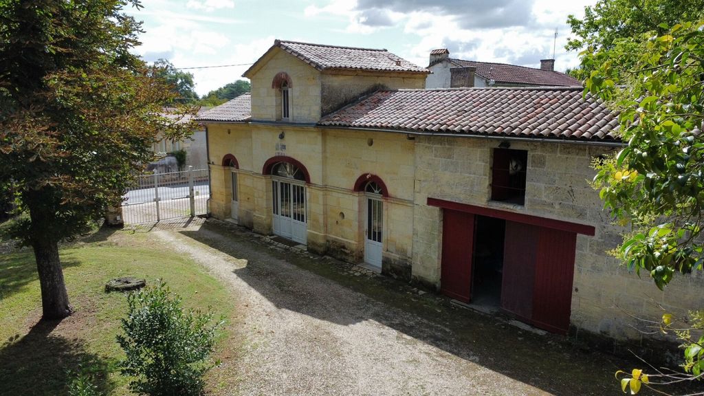 Achat maison à vendre 3 chambres 150 m² - Vayres