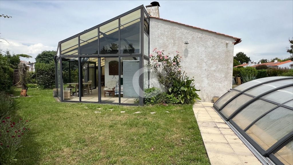 Achat maison à vendre 2 chambres 84 m² - Saint-Vincent-sur-Jard