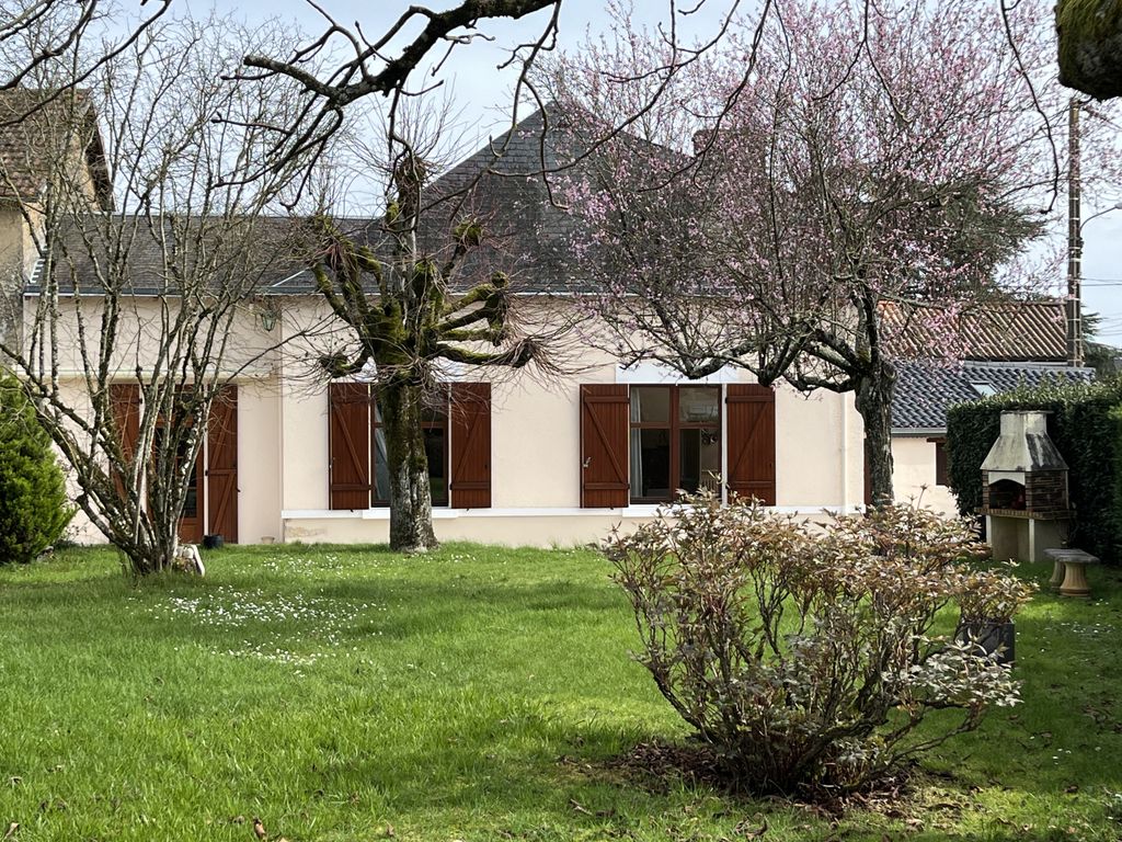 Achat maison à vendre 4 chambres 130 m² - Roches-Prémarie-Andillé