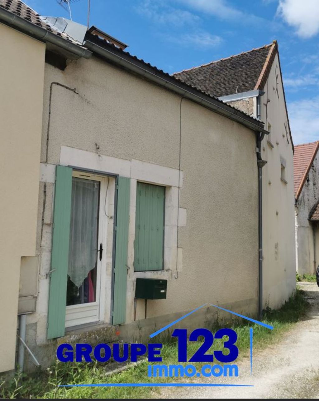 Achat maison à vendre 2 chambres 77 m² - Saint-Cyr-les-Colons