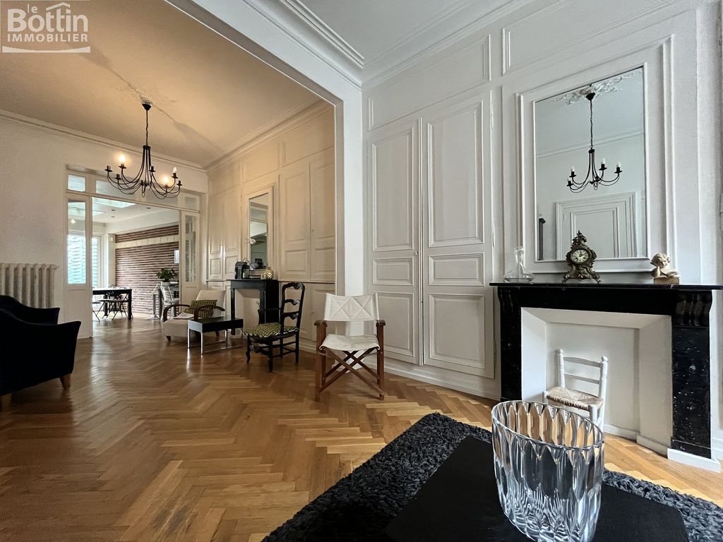 Achat maison à vendre 5 chambres 140 m² - Amiens