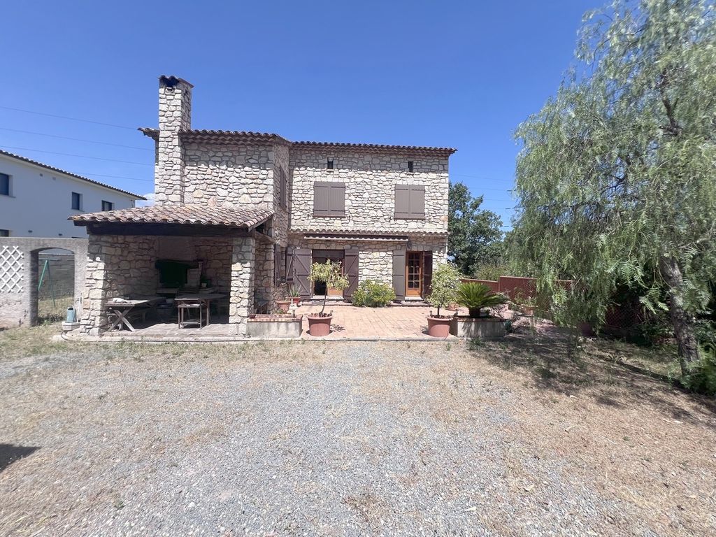 Achat maison à vendre 5 chambres 173 m² - Puget-sur-Argens