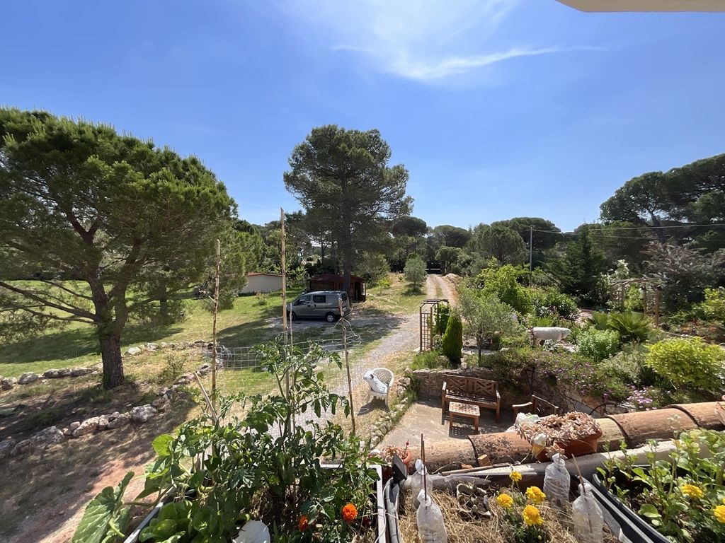 Achat maison à vendre 5 chambres 230 m² - Puget-sur-Argens