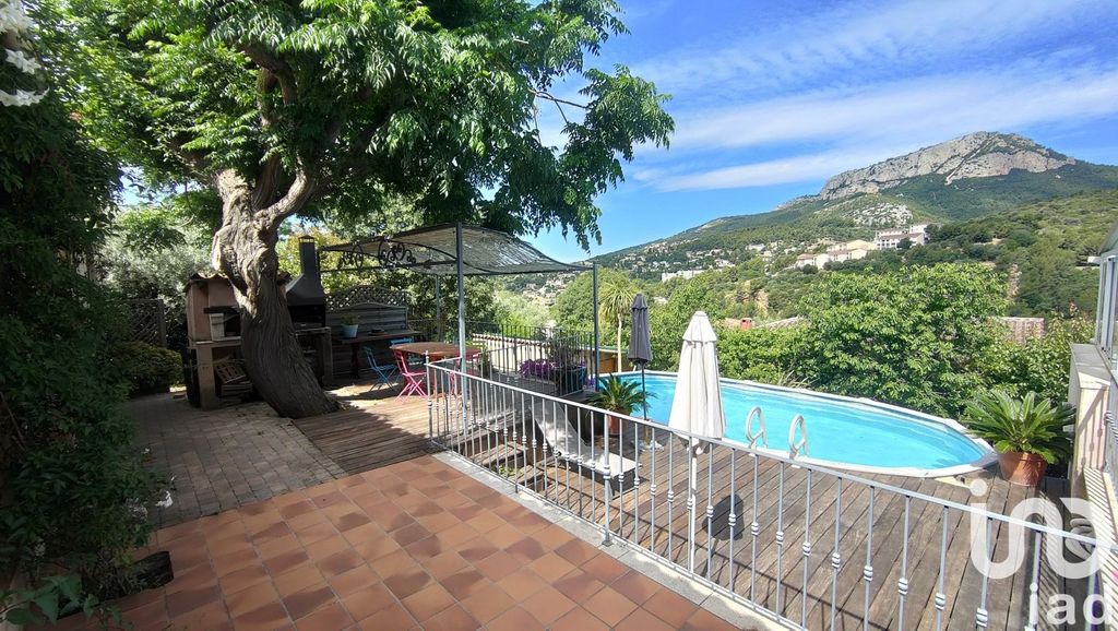 Achat maison à vendre 4 chambres 190 m² - Toulon