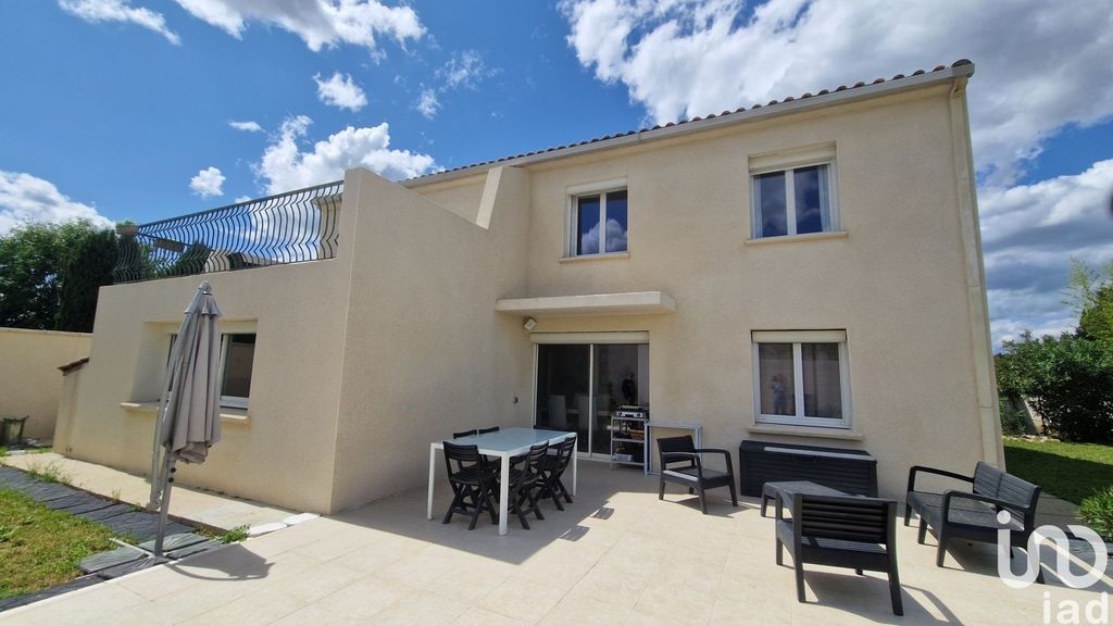 Achat maison à vendre 4 chambres 176 m² - Caissargues