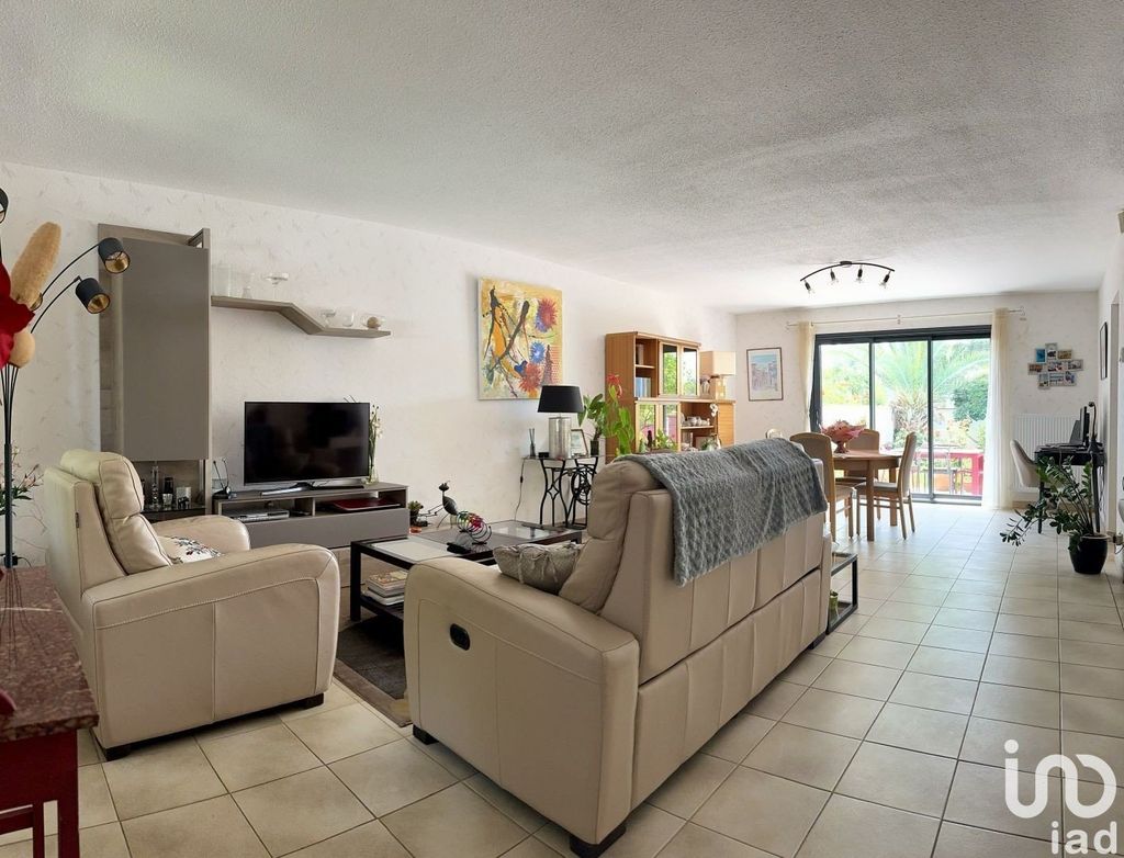 Achat maison à vendre 3 chambres 120 m² - Saint-Estève