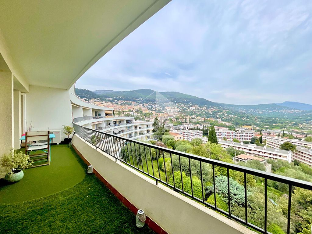 Achat appartement à vendre 4 pièces 92 m² - Grasse