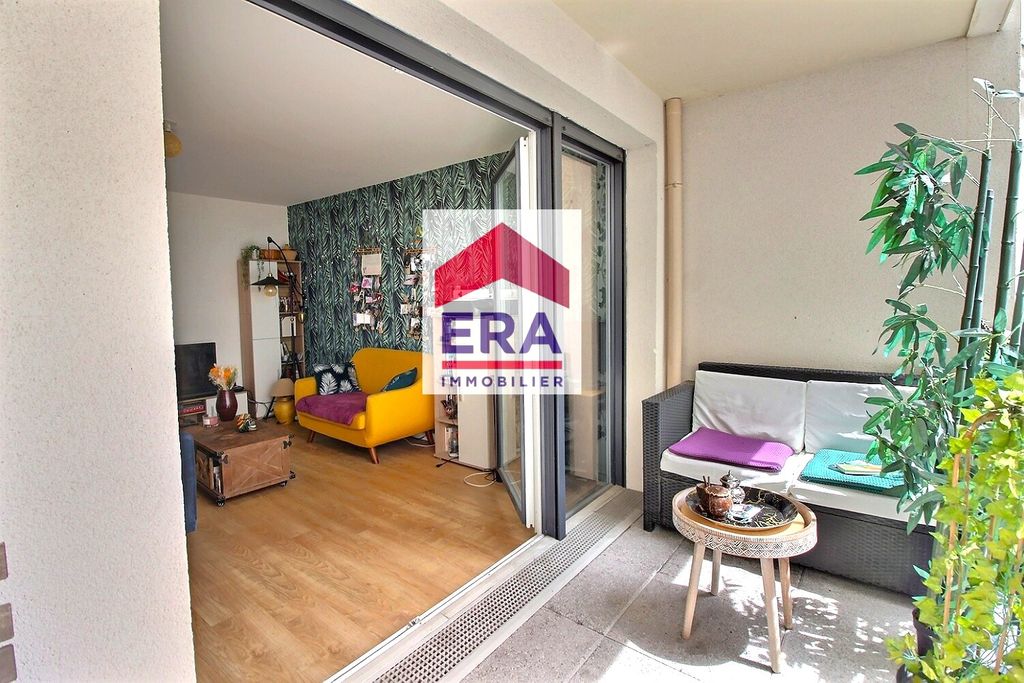 Achat appartement à vendre 3 pièces 66 m² - Saint-Ouen