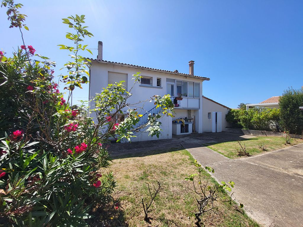 Achat maison à vendre 6 chambres 142 m² - Saint-Palais-sur-Mer