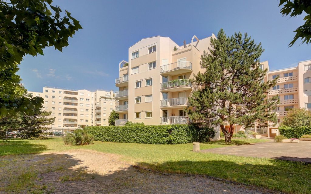 Achat appartement à vendre 4 pièces 76 m² - Lyon 8ème arrondissement