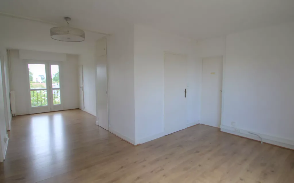 Achat appartement à vendre 4 pièces 69 m² - La Chapelle-Saint-Mesmin